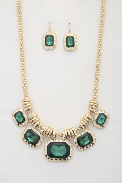 EMERALD STONE METAL DISC CRYTAL NECKLACE