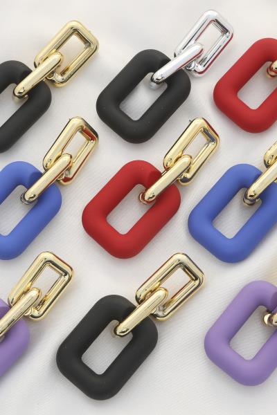 SMOOTH TEXTURE SQUARE DANGLE EARRING