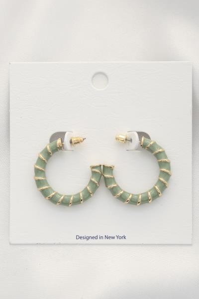 TWISTED COLOR METAL OPEN HOOP EARRING