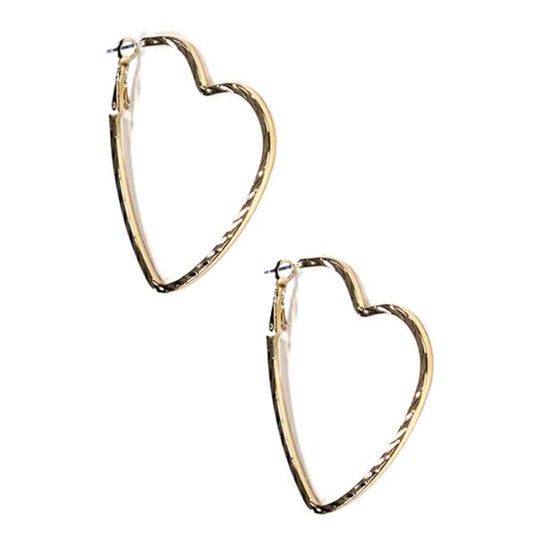 HEART SHAPE METAL EARRING