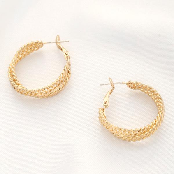 METAL HOOP EARRING