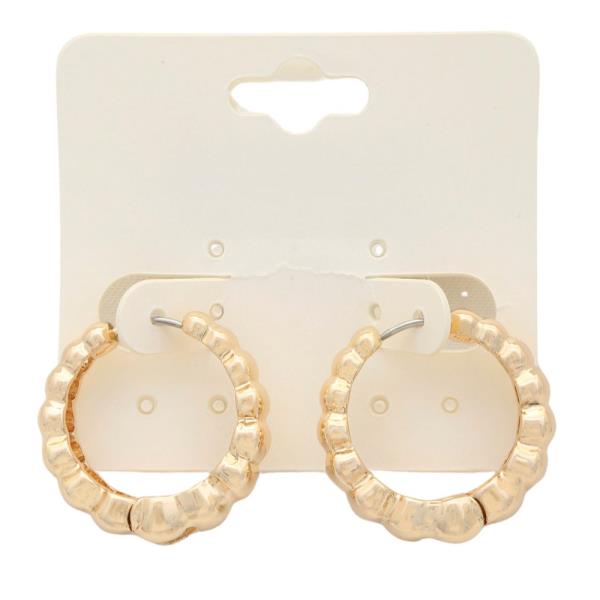 CROISSANT METAL HOOP EARRING