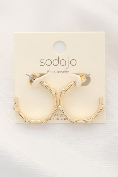 SODAJO PEARL EDGE OPEN HOOP EARRING