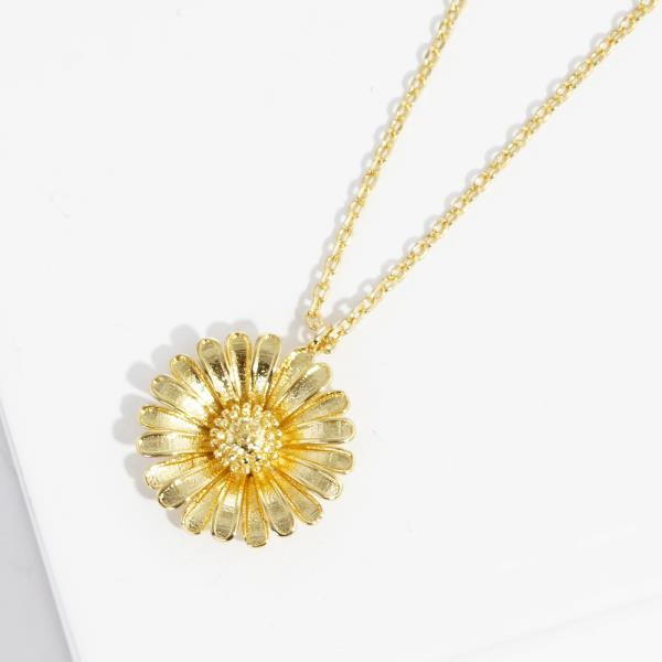 GOLD DIPPED FLOWER PENDANT DAINTY NECKLACE
