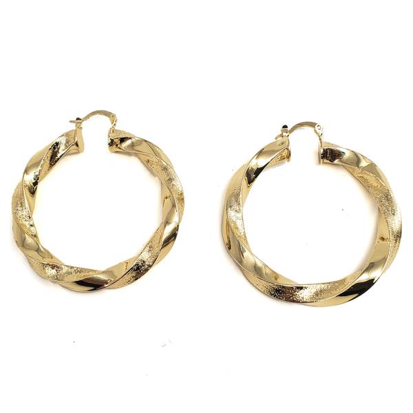 TWISTED METAL HOOP EARRING