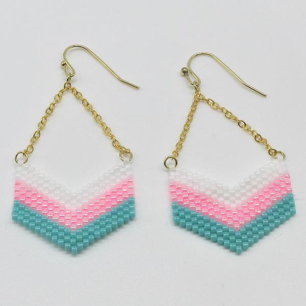 CHEVRON PATTERN BRICK STITCH EARRING