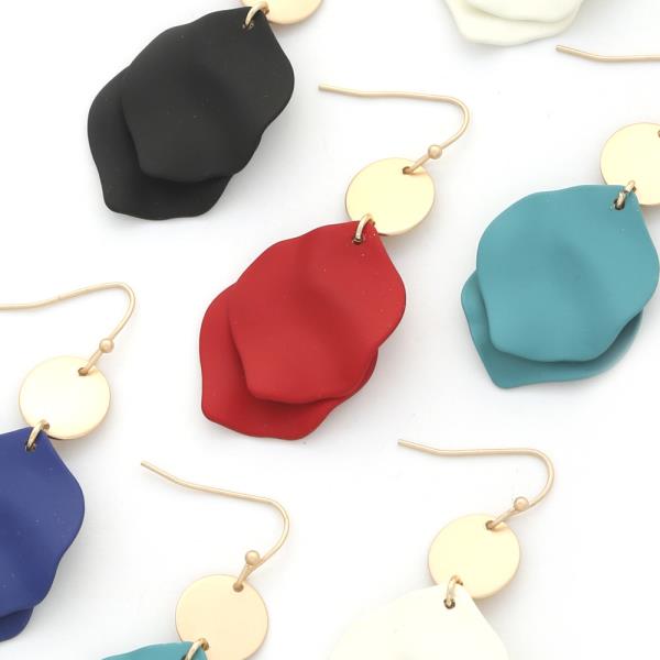 SMOOTH TEXTURE PETAL DANGLE EARRING