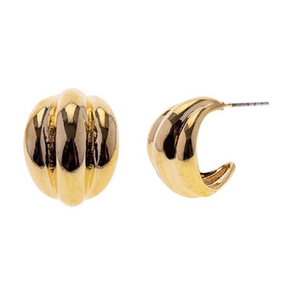 PLEATED HOOP EARRING