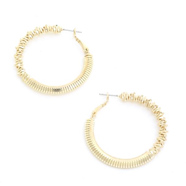 METAL HOOP EARRING