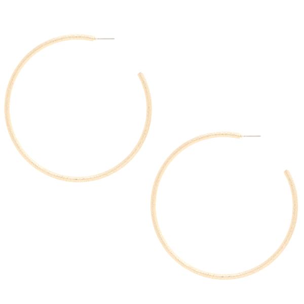 TEXTURE METAL HOOP EARRING