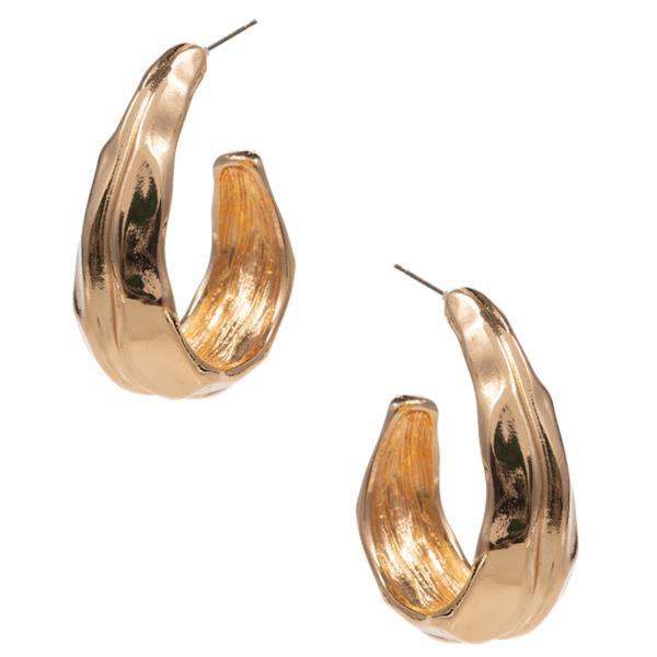 1.7 INCH VINTAGE TEXUTRED METAL WITH HYPOALLERGENIC TITANIUM EARRING