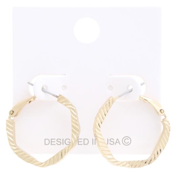 LINE HEXAGON SHAPE METAL HOOP EARRING