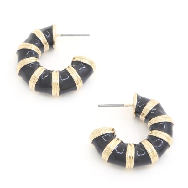 COLOR METAL OPEN HOOP EARRING
