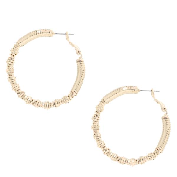 OVAL METAL EARRING