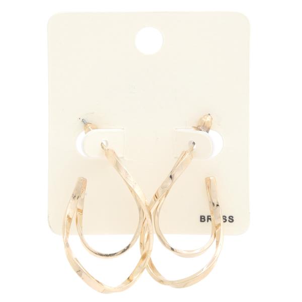 METAL EARRING