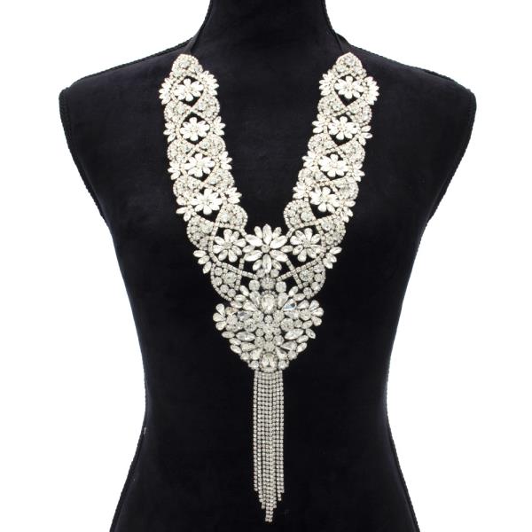 CHUNKY RHINESTONE NECKLACE