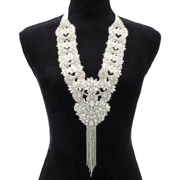 CHUNKY RHINESTONE NECKLACE