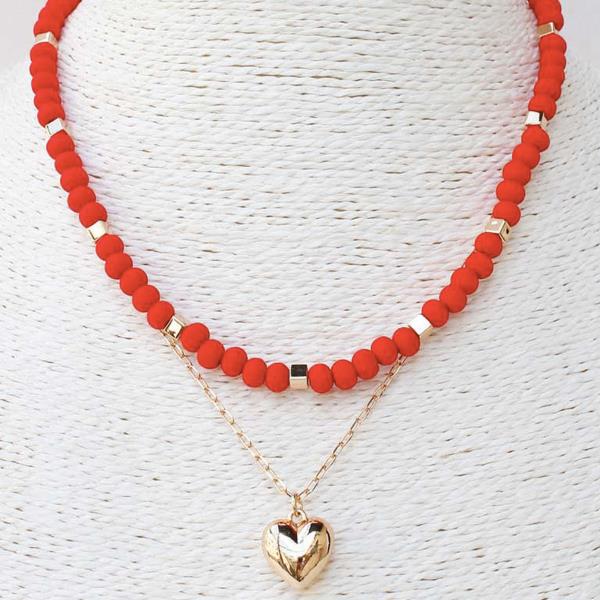 WOOD BEAD METAL HEART PENDANT NECKLACE