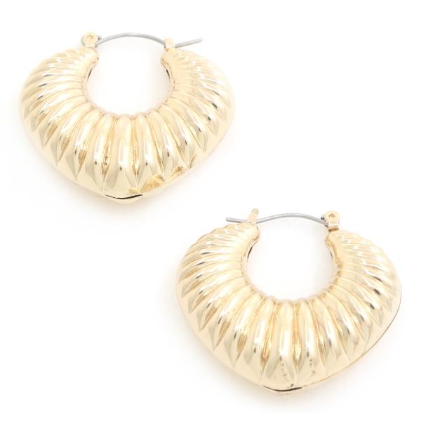 PUFFY METAL EARRING