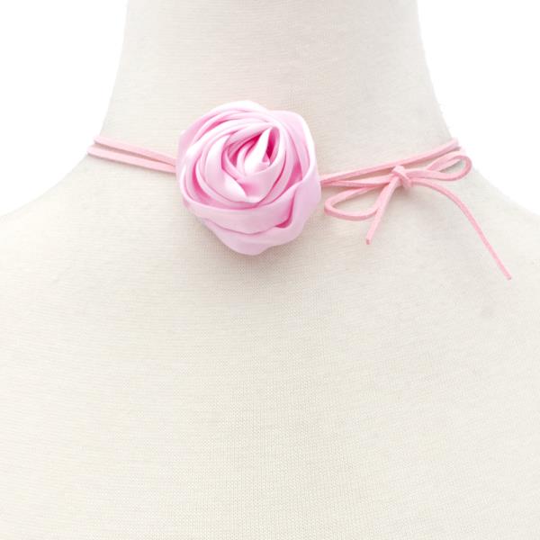 SODAJO FLOWER CHOKER NECKLACE