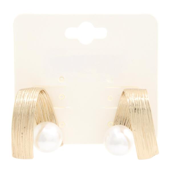 PEARL BEAD CURVE BAR EARRING