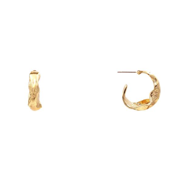 RUFFLE EDGE OPEN CIRCLE EARRING
