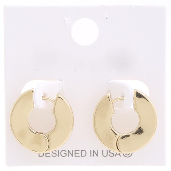 METAL HOOP EARRING