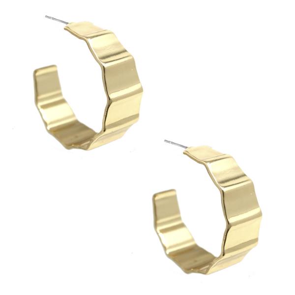 WAVE BOLD HOOP EARRING