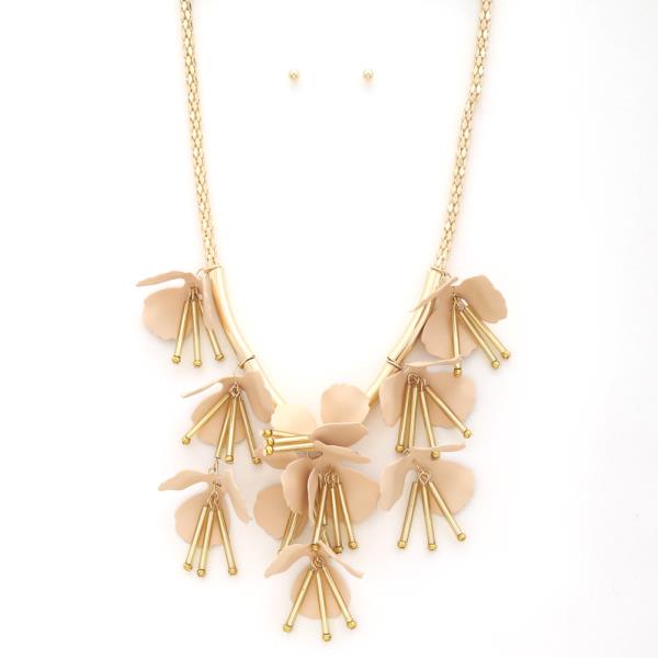 FLOWER NECKLACE