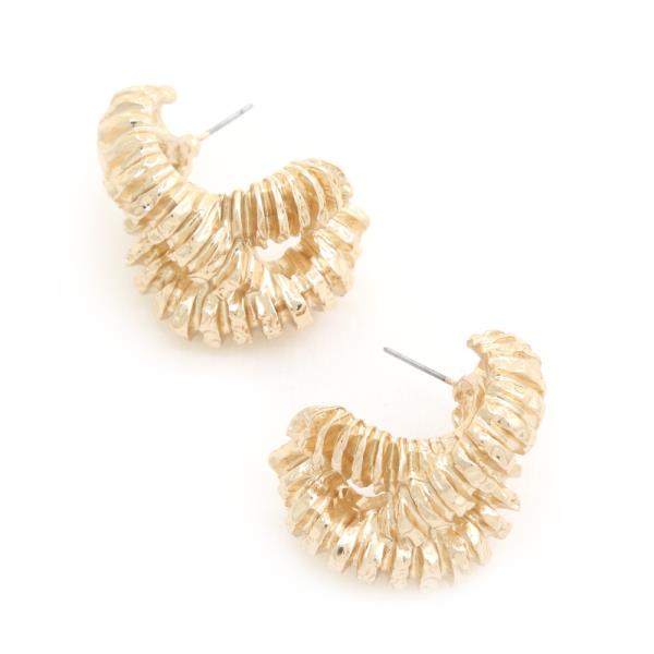 METAL EARRING