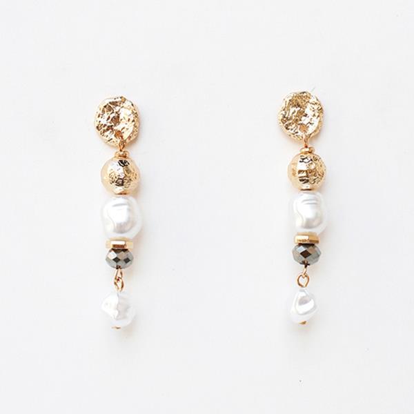 HAMMERED METAL PEARL BEADED DANGLE EARRING