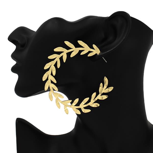 WIDE METAL LEAR HOOP EARRING
