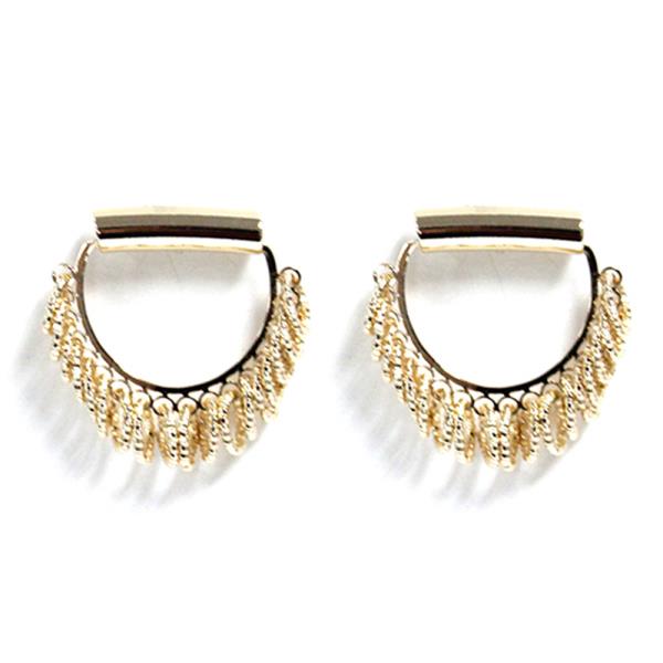 METAL BAR LOOP EARRING