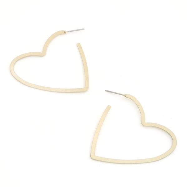 OPEN HEART METAL EARRING