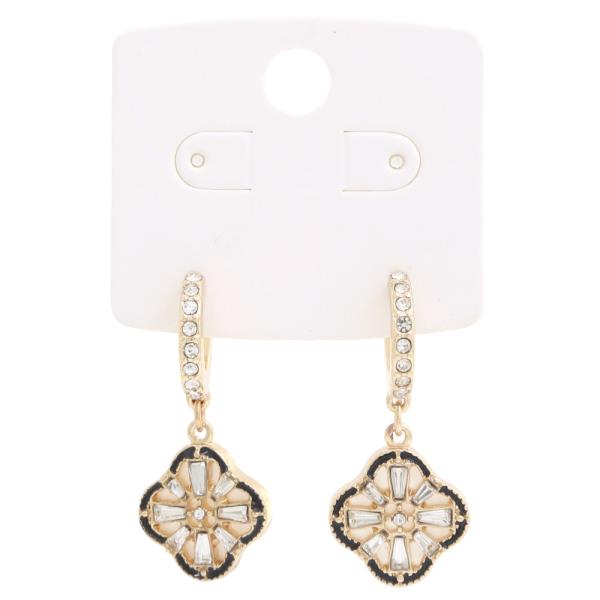 CLOVER SHAPE OPEN HOOP EARRING