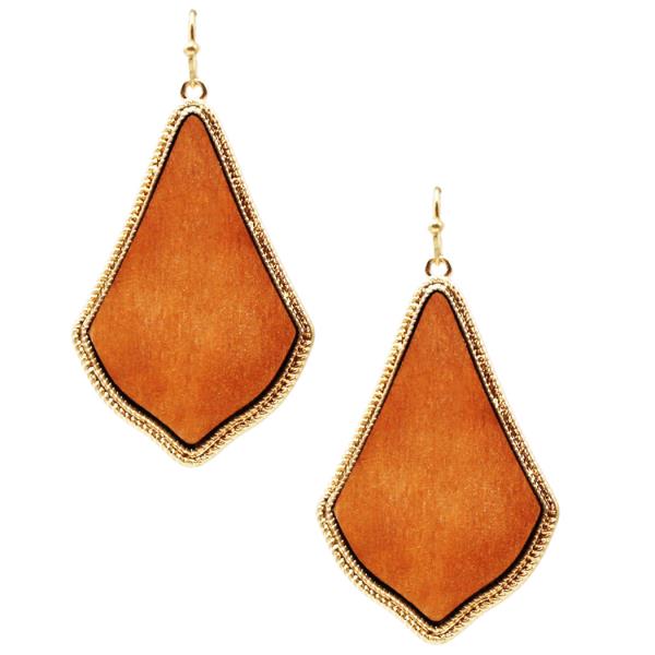FASHION WOOD DANGLE EARRING