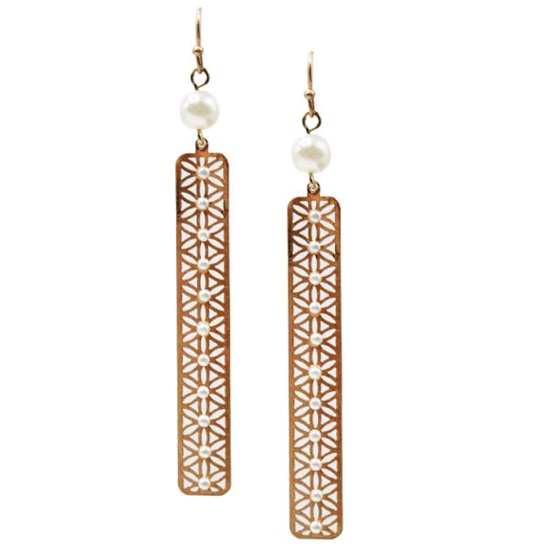 FLAT METAL BAR PEARL DANGLE EARRING
