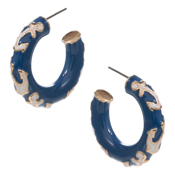 ROUND SHAPED ANCHOR PATTERNED ENAMEL HOOP EARRING