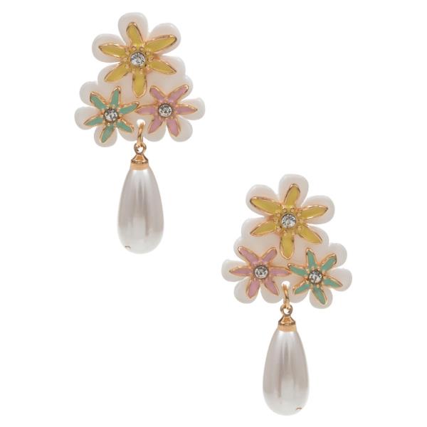 FLOWER SHAPED ACETATE ENAMEL POST EARRING