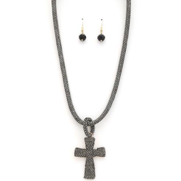 RHINESTONE CROSS PENDANT NECKLACE