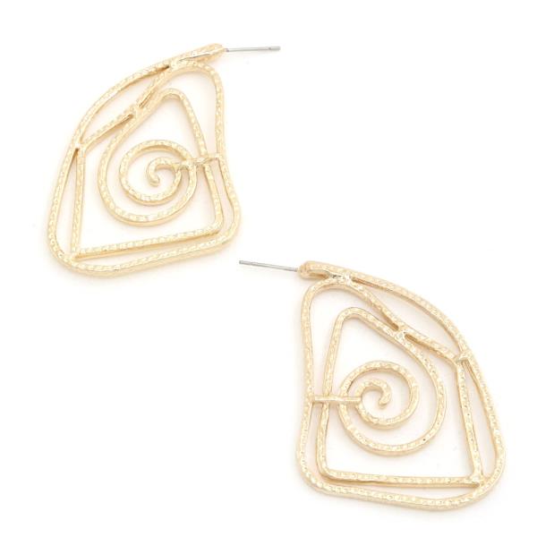 METAL SWIRL EARRING