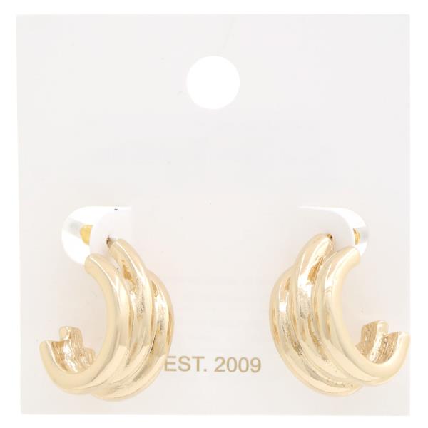 TRIPLE HOOP METAL EARRING