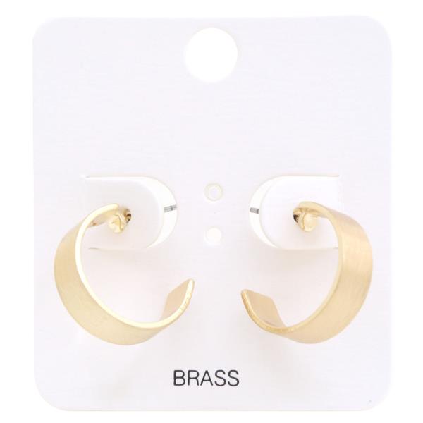 SQUARE EDGE OPEN HOOP METAL EARRING