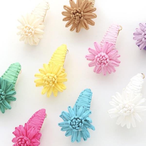 RAFFIA FLOWER HOOP EARRING