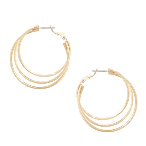 TRIPLE HOOP METAL EARRING