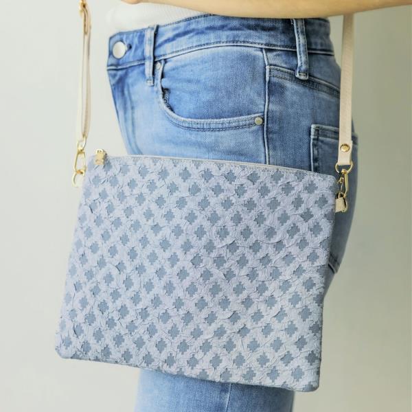 WESTERN PATTERN CROSSBODY BAG WITH WRISTLET