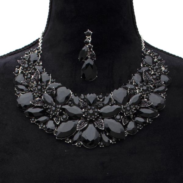 FLOWER PATTERN RHINESTONE NECKLACE