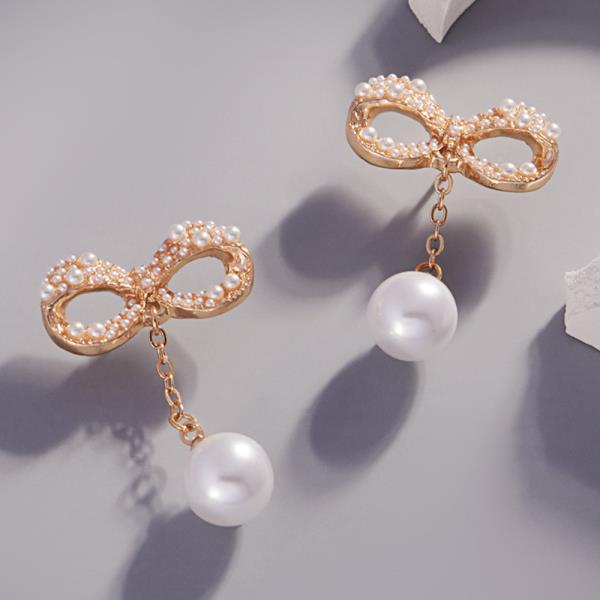 BOWKNOT SHAPED PEARL PAVE RIBBON EARRING