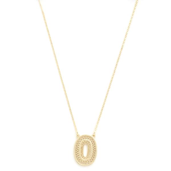 OVAL PENDANT METAL NECKLACE