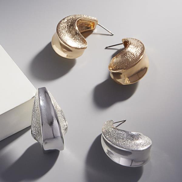 ROUND SHAPED MODERN BASIC METAL POST EARRING